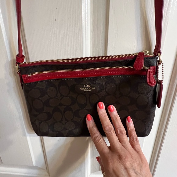 NWOT Coach Red and Brown Crossbody Bag with Elegant Design - Picture 2 of 8